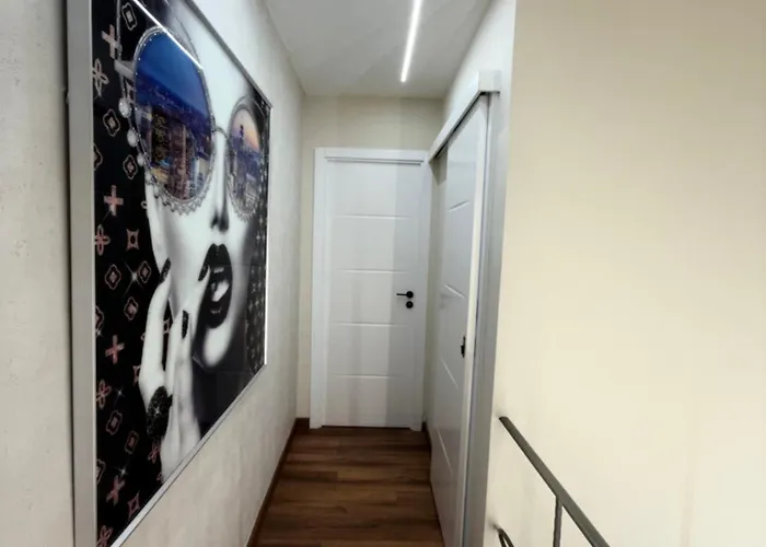 Beautiful Duplex In Center شقة *